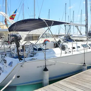  Bateau-hôtel Velero Babu